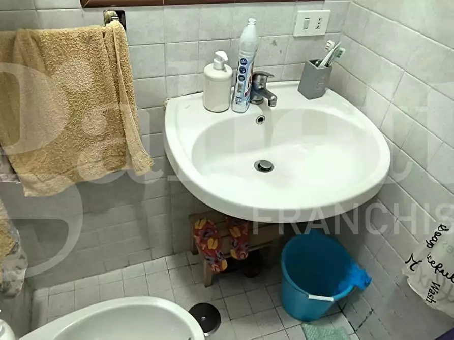 Immagine 13 di Appartamento in vendita  in Via stadera a Napoli