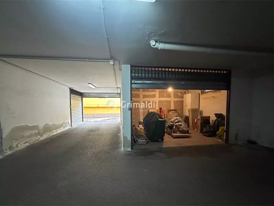 Immagine 9 di Box auto in vendita  in Via Gaetano Dublino, 4 a Acerra