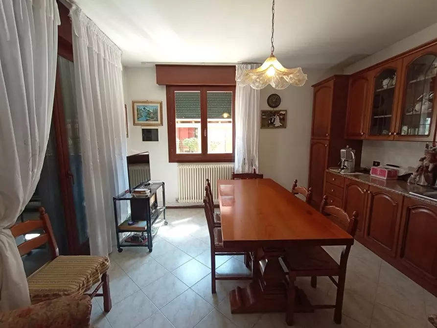 Immagine 10 di Villa in vendita  in Via Pettorazza Grimani, via Don Luigi Zampieri, 00 a Pettorazza Grimani