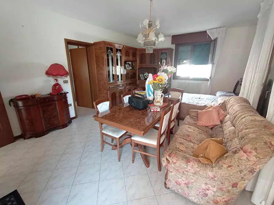 Immagine 7 di Villa in vendita  in Via Pettorazza Grimani, via Don Luigi Zampieri, 00 a Pettorazza Grimani
