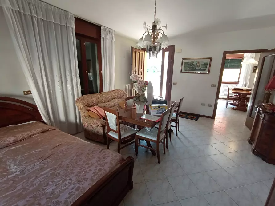 Immagine 9 di Villa in vendita  in Via Pettorazza Grimani, via Don Luigi Zampieri, 00 a Pettorazza Grimani
