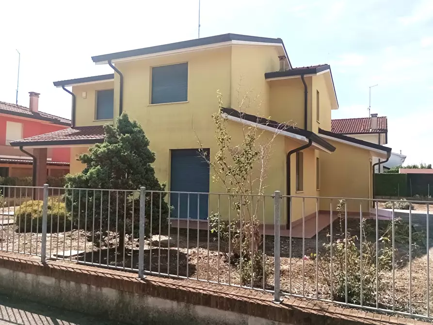 Immagine 29 di Villa in vendita  in Via Pettorazza Grimani, via Don Luigi Zampieri, 00 a Pettorazza Grimani