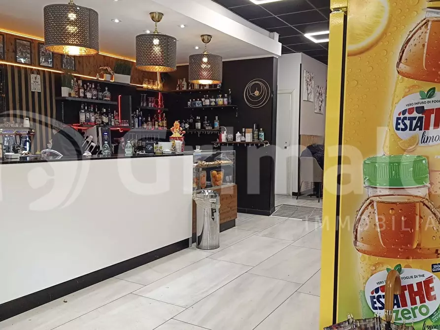 Immagine 4 di Negozio in vendita  in Via Giuseppe Donati a Roma