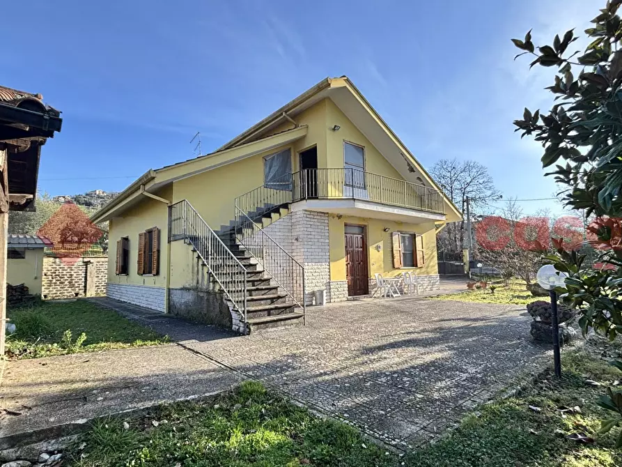 Immagine 2 di Villa in vendita  in Via valle dâuovo, 3 a Fumone