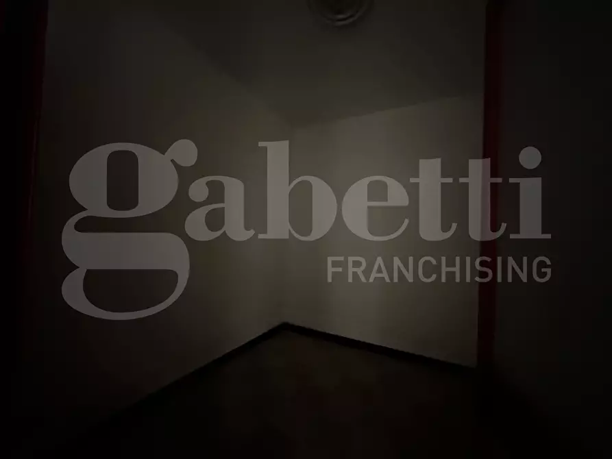 Immagine 13 di Negozio in affitto  in Via Marconi, snc a Erba