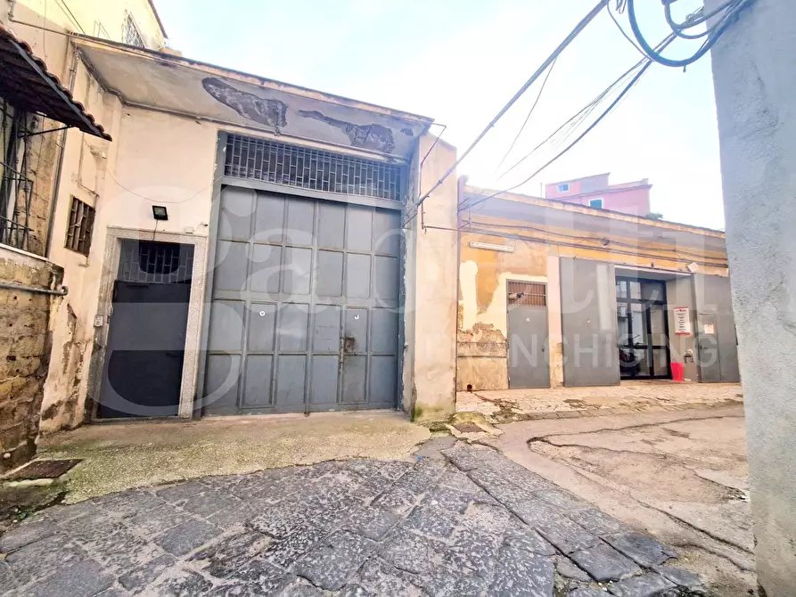 Immagine 2 di Capannone industriale in affitto  in Via calata capodichino a Napoli