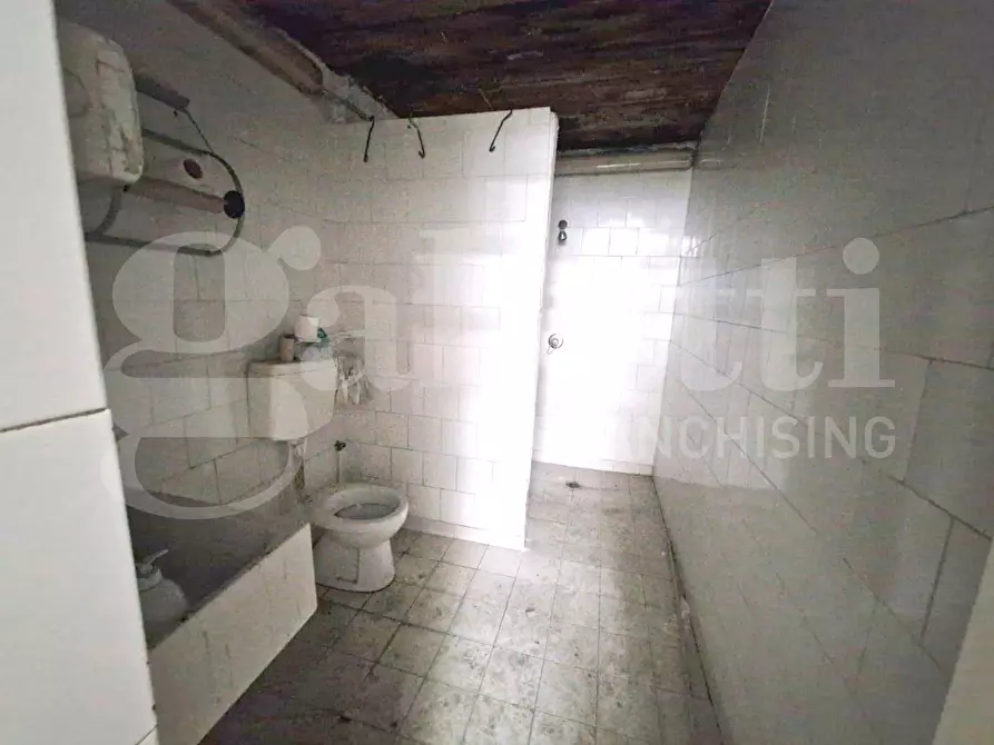 Immagine 9 di Capannone industriale in affitto  in Via calata capodichino a Napoli