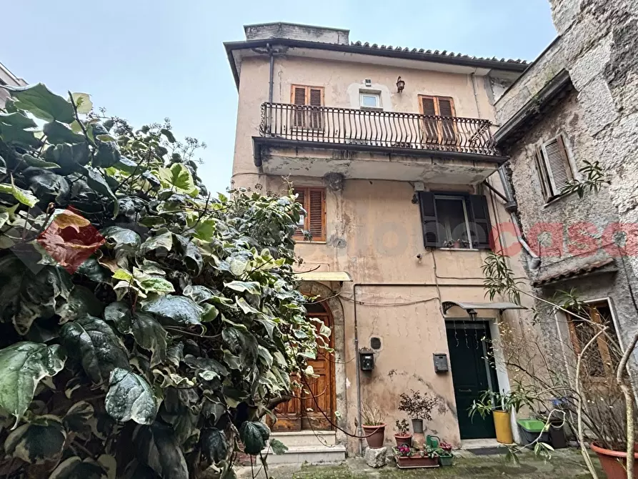 Immagine 4 di Appartamento in vendita  in Piazza Santa maria Maggiore, 1 a Alatri