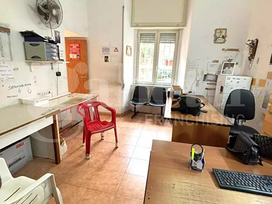 Immagine 10 di Appartamento in vendita  in Via ponti rossi a Napoli