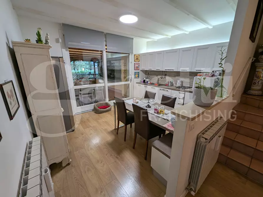 Immagine 15 di Villetta a schiera in vendita  in Via GIUSEPPE DI VITTORIO, 26 a Torgiano