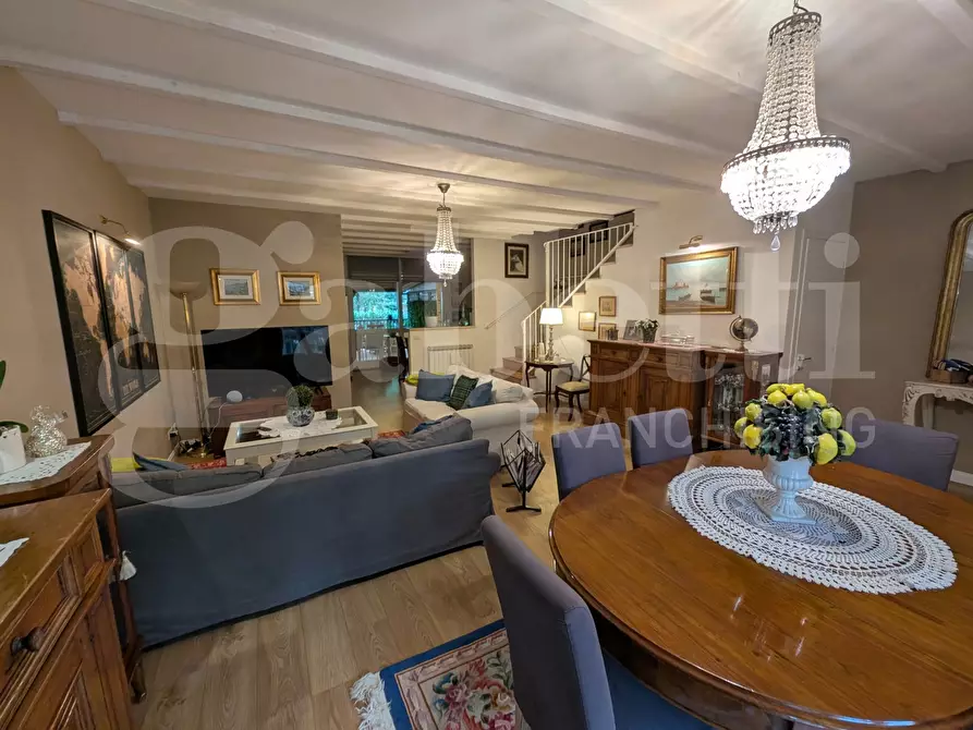 Immagine 10 di Villetta a schiera in vendita  in Via GIUSEPPE DI VITTORIO, 26 a Torgiano