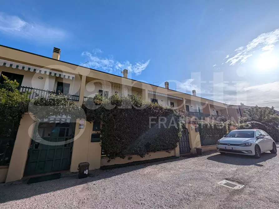 Immagine 3 di Villetta a schiera in vendita  in Via GIUSEPPE DI VITTORIO, 26 a Torgiano