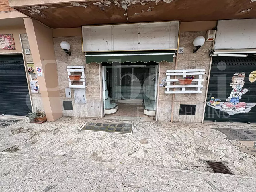 Immagine 1 di Negozio in affitto  in Via Dei Gonzaga, 38 a Roma