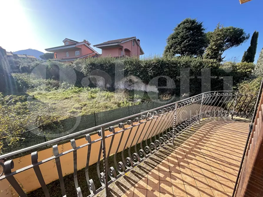 Immagine 25 di Casa bifamiliare in vendita  in Via dei Ciclamini, 25 a Rocca Di Papa