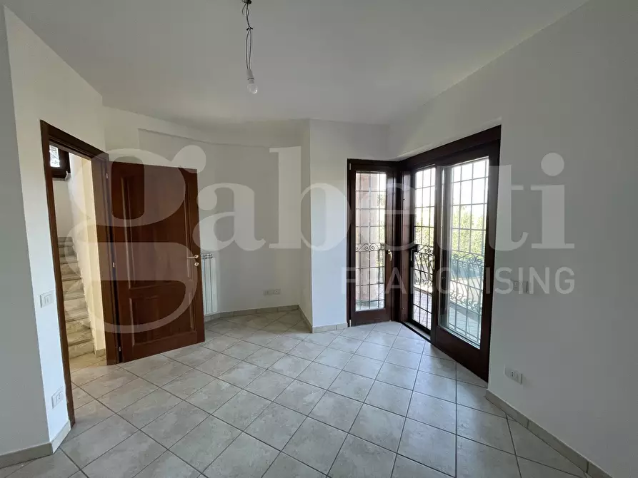 Immagine 18 di Casa bifamiliare in vendita  in Via dei Ciclamini, 25 a Rocca Di Papa