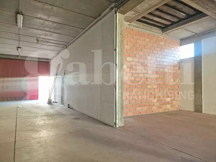 Immagine 2 di Magazzino in affitto  in Via don milani, 4 a Sestu