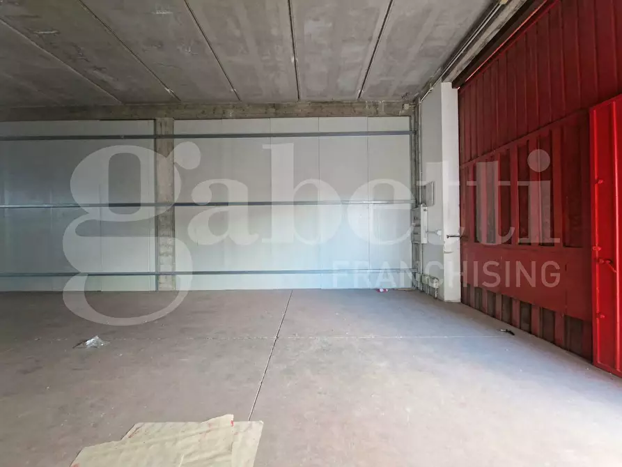 Immagine 3 di Magazzino in affitto  in Via don milani, 4 a Sestu