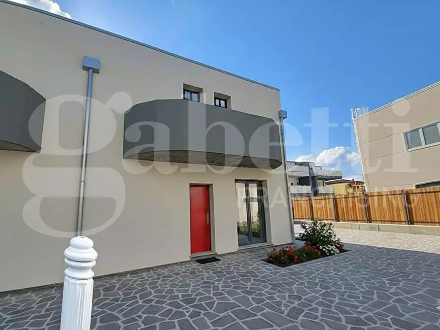 Immagine 1 di Casa bifamiliare in vendita  in Via BRONDOLO - VIA A.CONTARINI, 00 a Chioggia