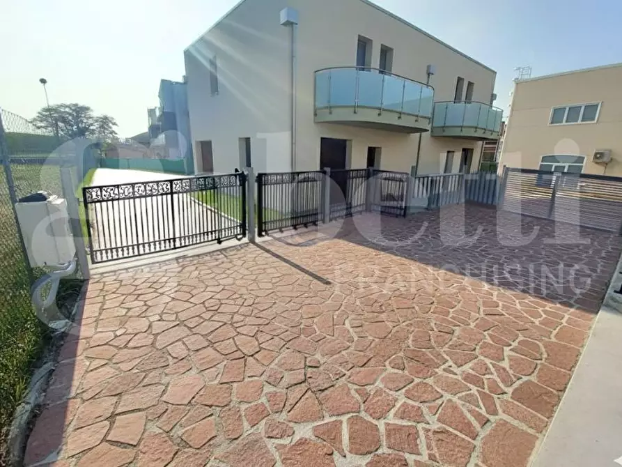 Immagine 1 di Casa bifamiliare in vendita  in Via BRONDOLO - VIA A.CONTARINI, 00 a Chioggia