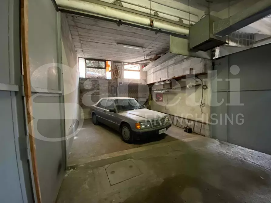 Immagine 2 di Box auto in vendita  in Via Dei Gonzaga, 137 a Roma