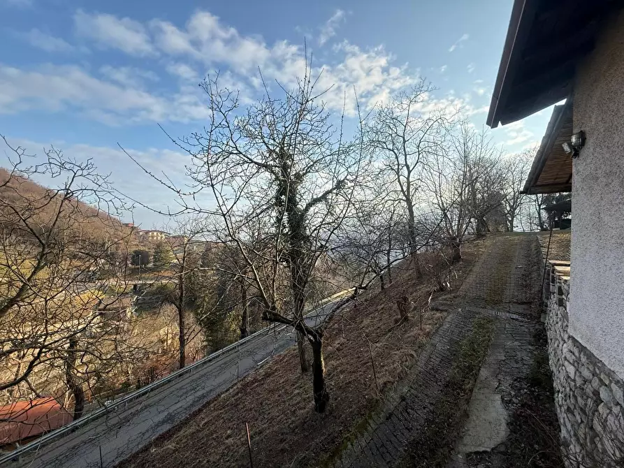 Immagine 1 di Casa bifamiliare in vendita  in Via valle, 8 a Parzanica