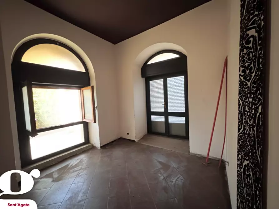 Immagine 6 di Magazzino in vendita  in Piazza FRANCESCO CRISPI, 1 a Sant'agata Di Militello