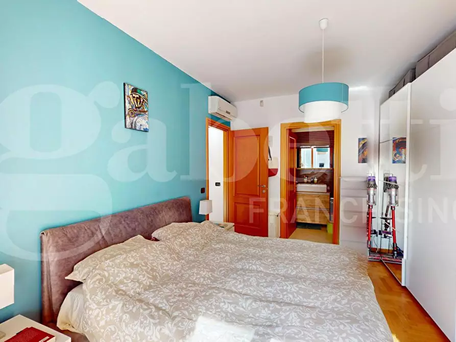 Immagine 29 di Appartamento in vendita  in Via Riva Ligure, 44 a Roma
