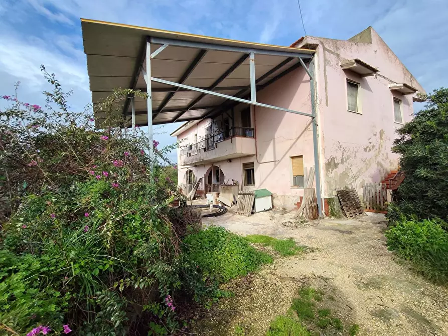 Immagine 3 di Villa in vendita  in Via pergusa, 8 a Melilli