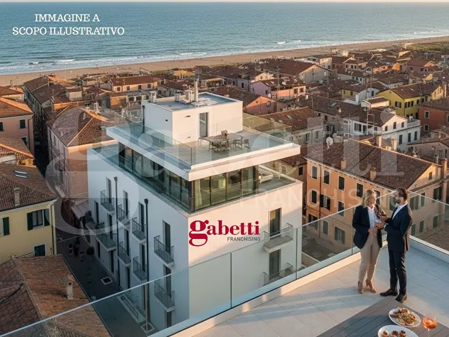 Immagine 1 di Palazzo in vendita  in Via SOTTOMARINA - VIALE VENETO, 12 a Chioggia