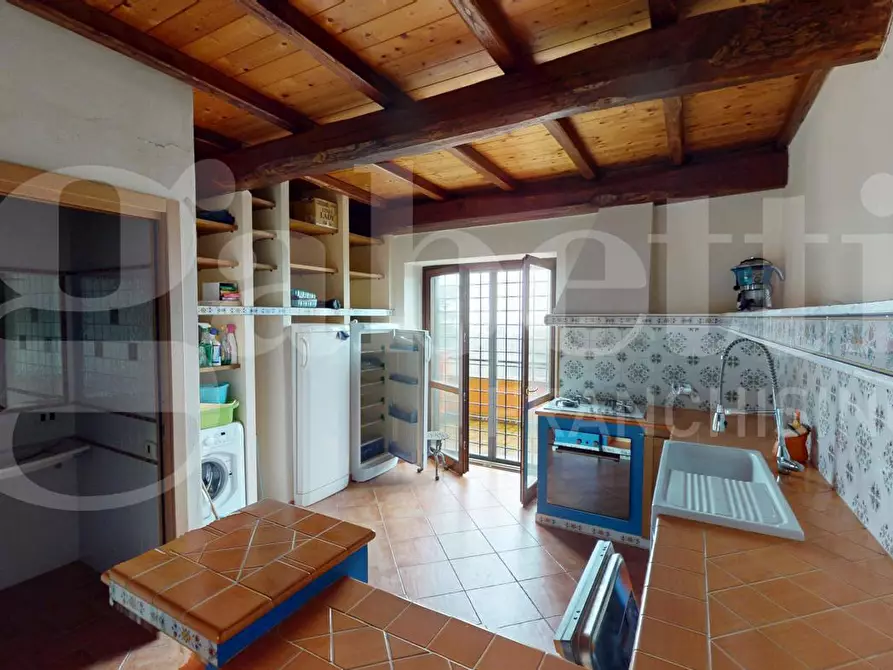 Immagine 5 di Appartamento in vendita  in Via Monte Cucco a Castelnuovo Di Porto