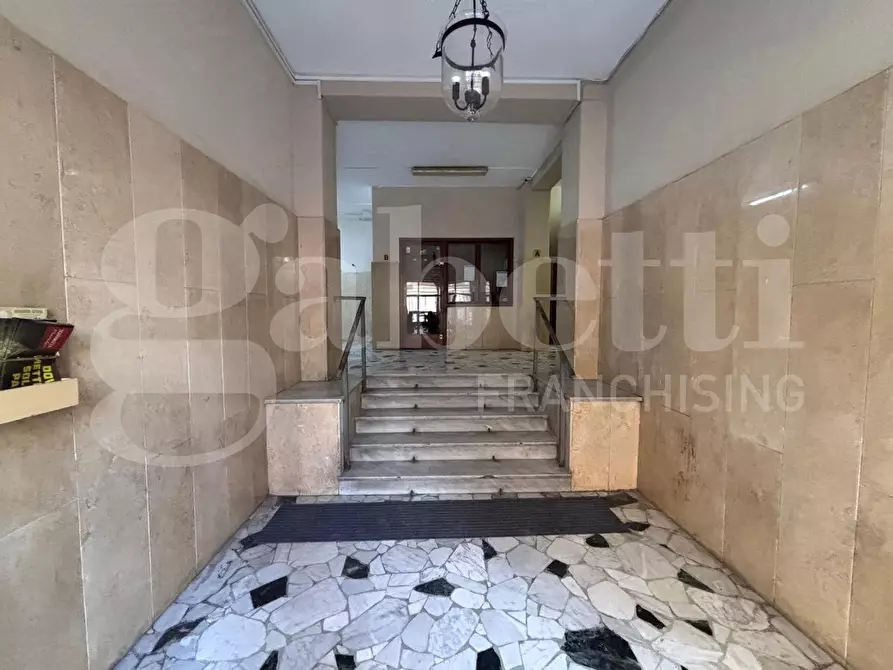 Immagine 2 di Appartamento in affitto  in Via Sant'Antonio Abate a Napoli