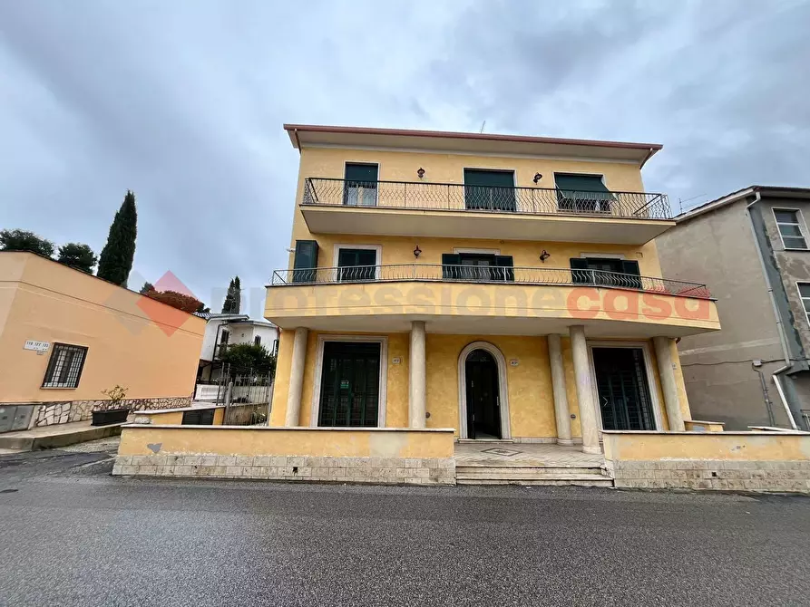 Immagine 3 di Negozio in affitto  in Via Giuseppe Garibaldi, 127 a Guidonia Montecelio