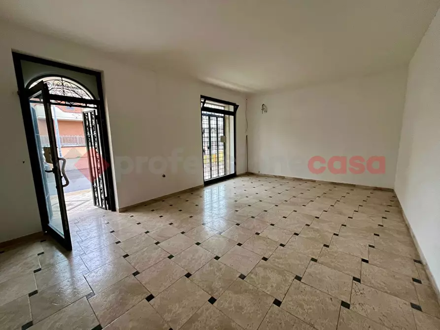 Immagine 7 di Negozio in affitto  in Via Giuseppe Garibaldi, 127 a Guidonia Montecelio