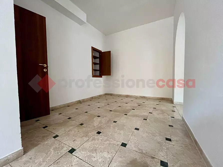 Immagine 11 di Negozio in affitto  in Via Giuseppe Garibaldi, 127 a Guidonia Montecelio