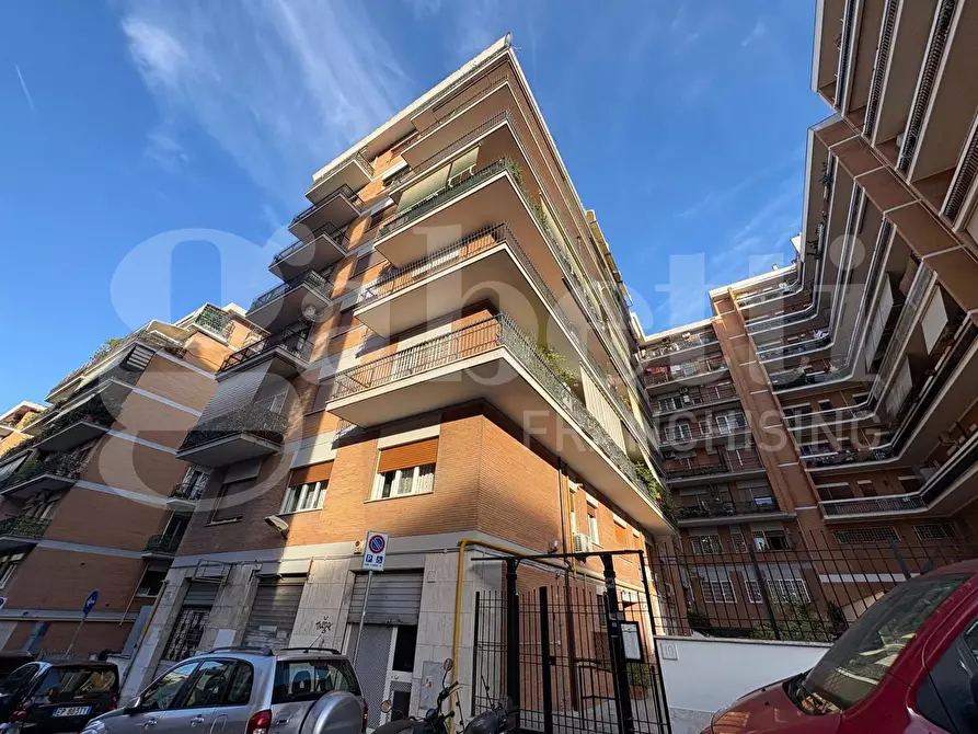 Immagine 2 di Appartamento in vendita  in Via Carlo Pascal, 10 a Roma
