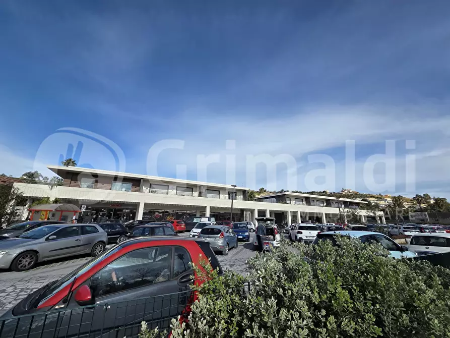 Immagine 3 di Appartamento in vendita  in Via Consolare Pompea, 1945 a Messina