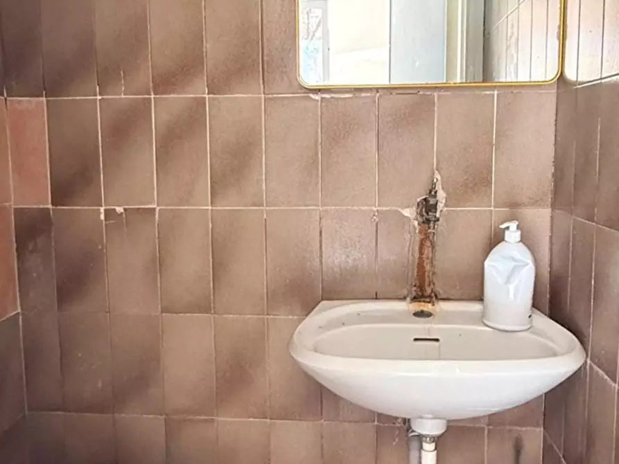 Immagine 8 di Negozio in vendita  in Corso Calatafimi, 979 a Palermo