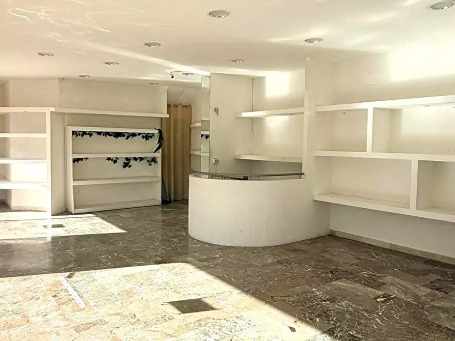 Immagine 2 di Negozio in vendita  in Corso Calatafimi, 979 a Palermo