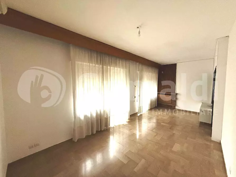 Immagine 11 di Appartamento in vendita  in Via Mario Bochi a Perugia