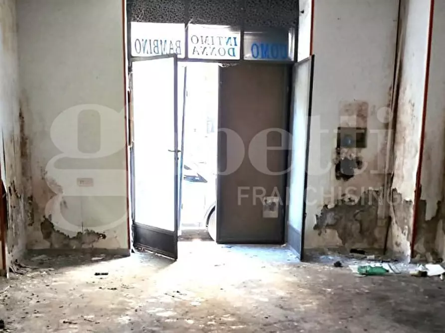 Immagine 3 di Negozio in vendita  in Via foggia, 41 a Napoli