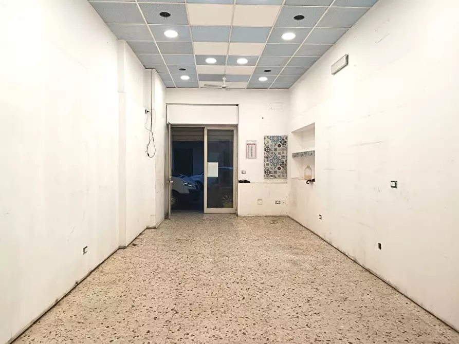 Immagine 1 di Negozio in vendita  in Via nazionale, 227 a Messina