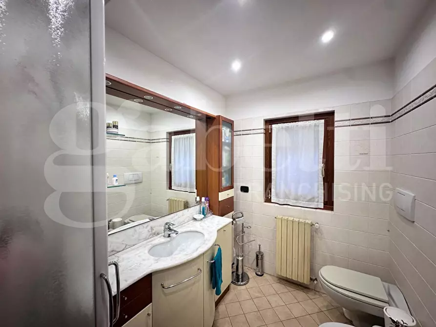 Immagine 21 di Villa in vendita  in Via Cascina  Avalle, snc a Albavilla