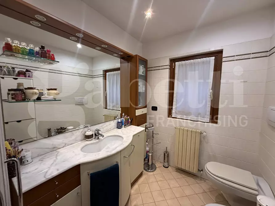 Immagine 47 di Villa in vendita  in Via Cascina  Avalle, snc a Albavilla