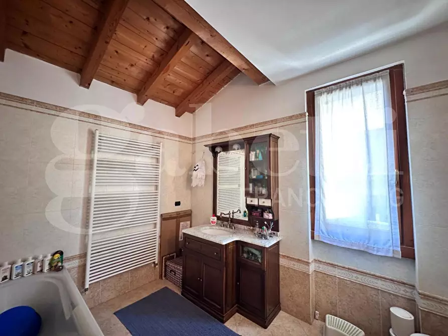 Immagine 11 di Villa in vendita  in Via Cascina  Avalle, snc a Albavilla