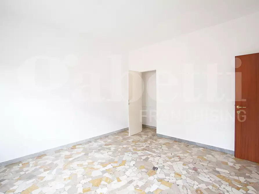 Immagine 10 di Appartamento in vendita  in Via Voltuno, . a Venezia