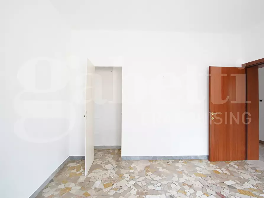 Immagine 12 di Appartamento in vendita  in Via Voltuno, . a Venezia