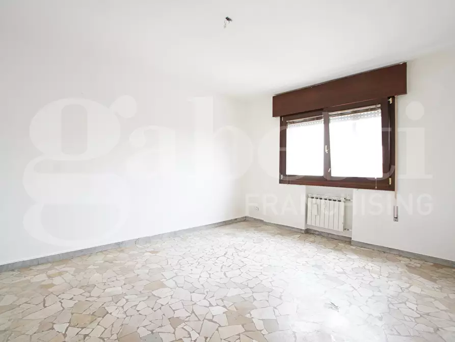 Immagine 5 di Appartamento in vendita  in Via Voltuno, . a Venezia