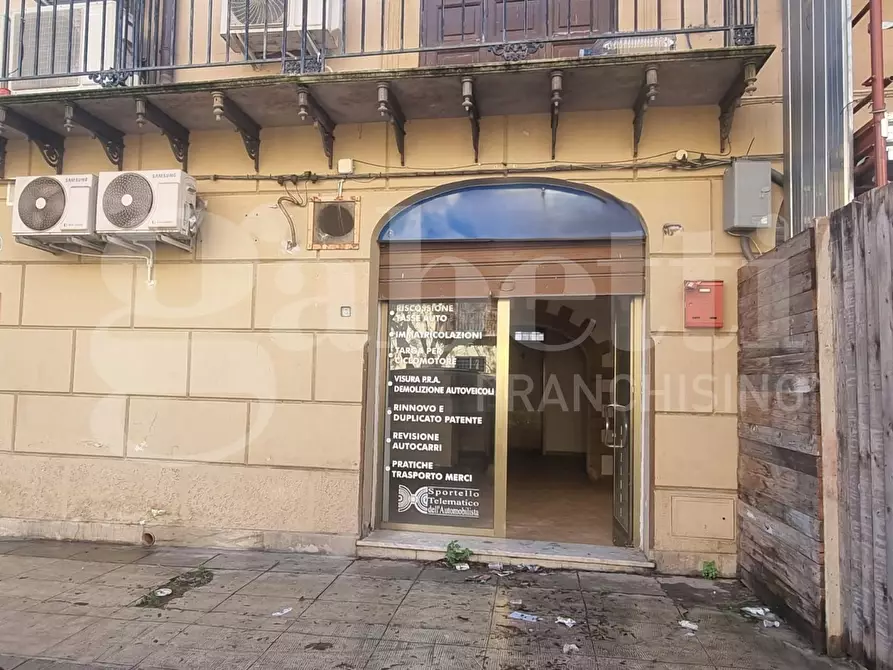 Immagine 1 di Negozio in vendita  in Corso Calatafimi a Palermo