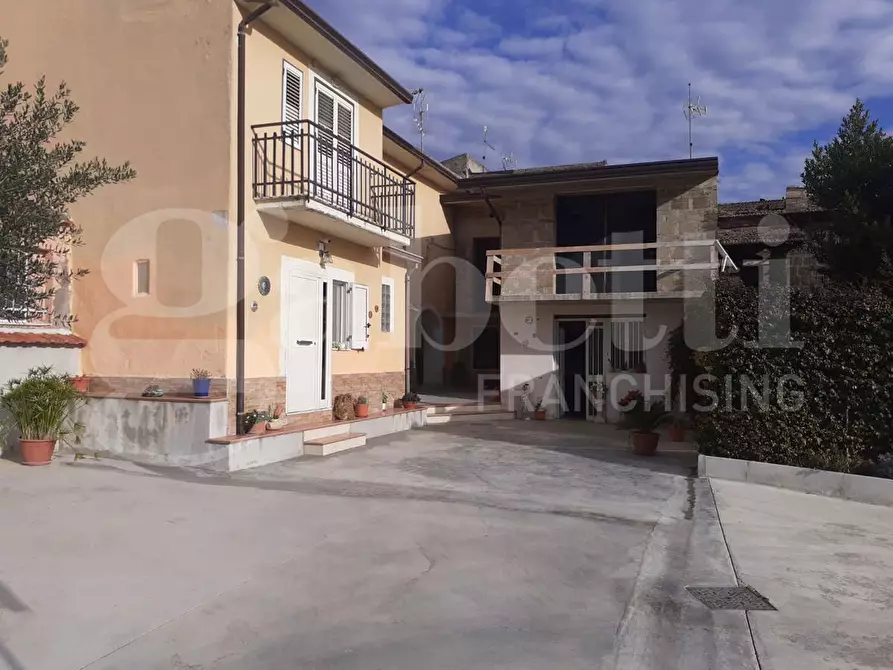 Immagine 5 di Casa indipendente in vendita  in Via Mazzini, 3 a San Leucio Del Sannio