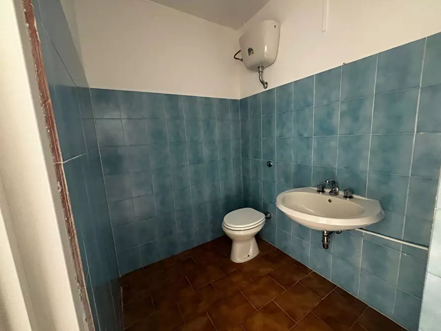 Immagine 13 di Ufficio in affitto  in Viale Arsia, 80 a Carbonia